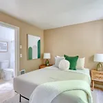 Stay Portland Collection - Peaceful Johns Landing Studio - Near Ohsu